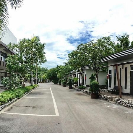 River Nature Hotel Surat Thani Buitenkant foto