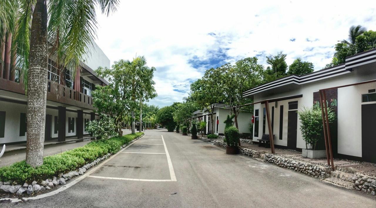 River Nature Hotel Surat Thani Buitenkant foto